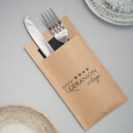 Θήκη για μαχαιροπήρουνα με χαρτοπετσέτα και εκτυπωμένο το λογότυπο σας