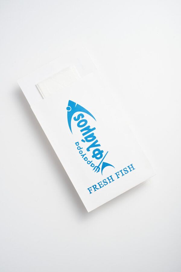 Λευκός φάκελος με λογότυπο ψαριού